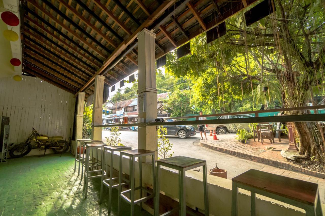 Y Not Laos Hostel Луанг Прабанг Екстериор снимка