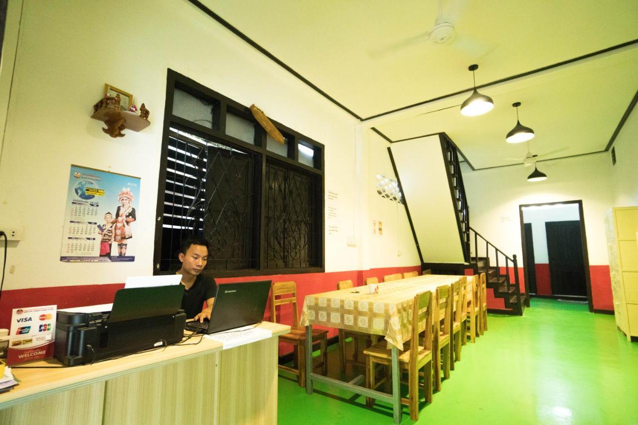 Y Not Laos Hostel Луанг Прабанг Екстериор снимка